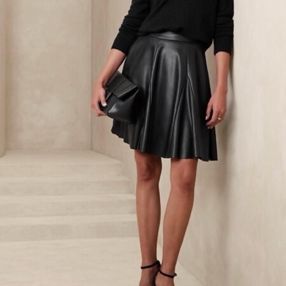 Banana Republic Vegan Leather Pleated Mini Skirt Black 2